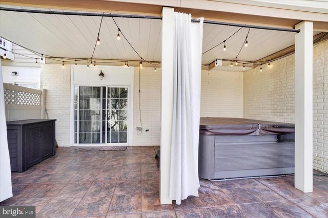 534 LAKE REDMAN CT, Seven Valleys, PA 17360