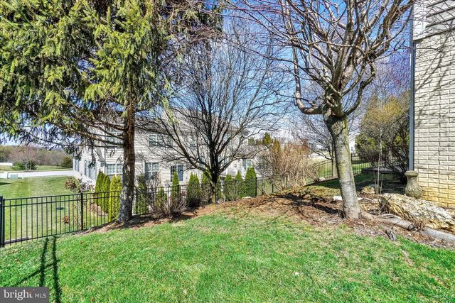 534 LAKE REDMAN CT, Seven Valleys, PA 17360