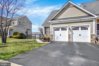534 LAKE REDMAN CT, Seven Valleys, PA 17360