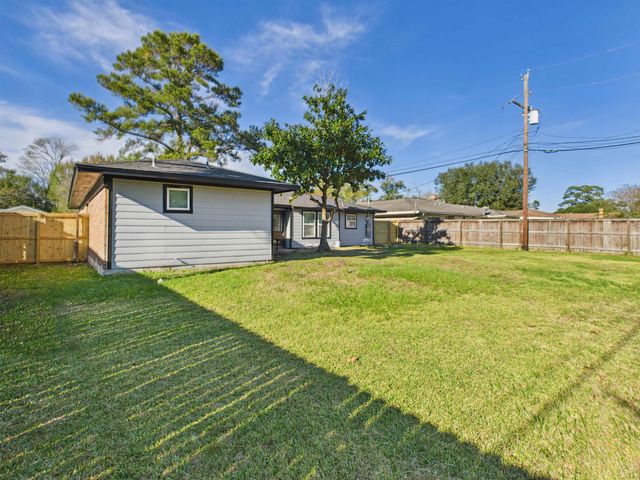 6285 Daisy, Beaumont, TX 77706