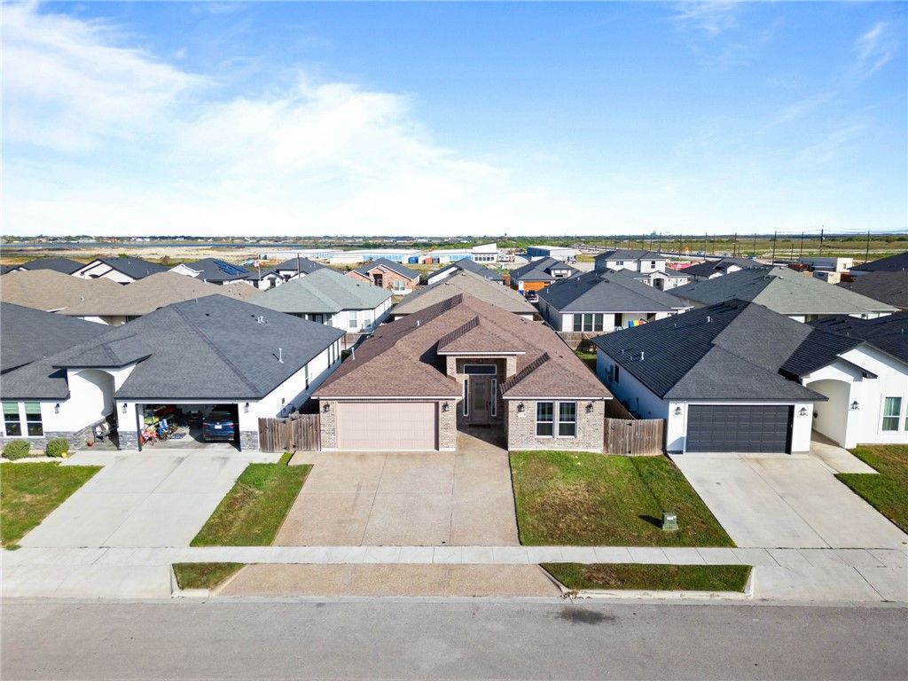 4206 Azali Dr, Corpus Christi, TX 78414 — photo 2