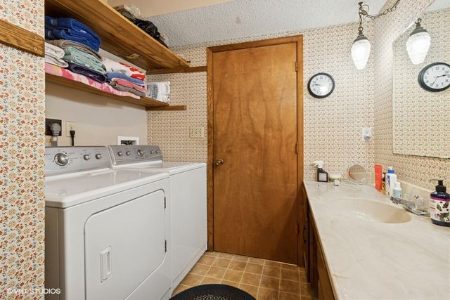 980 NE 54th Avenue, Des Moines, IA 50313