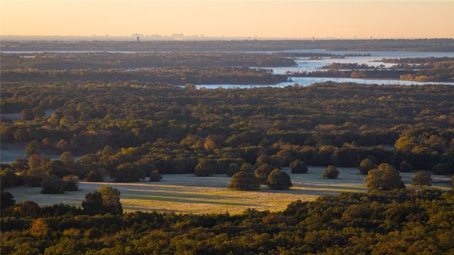 1210 County Road 232, Collinsville, TX 76233