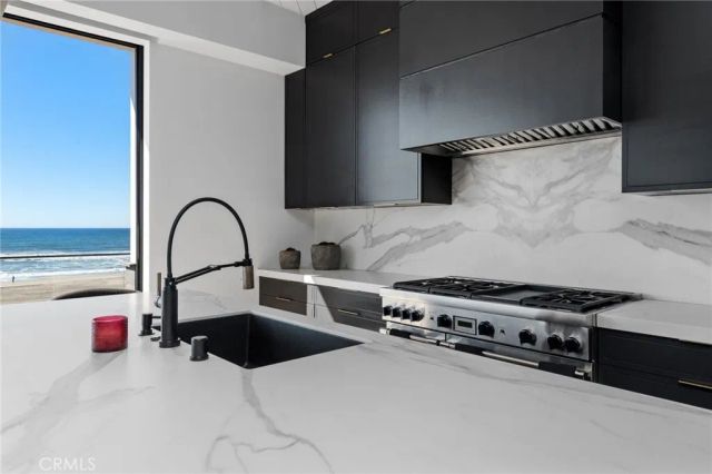 2200 The Strand A, Manhattan Beach, CA 90266