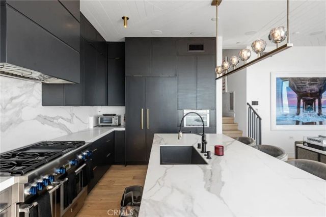 2200 The Strand A, Manhattan Beach, CA 90266