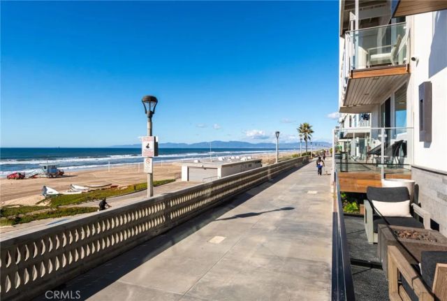 2200 The Strand A, Manhattan Beach, CA 90266