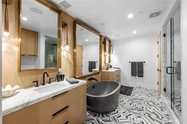 2200 The Strand A, Manhattan Beach, CA 90266