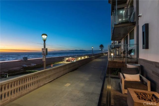 2200 The Strand A, Manhattan Beach, CA 90266