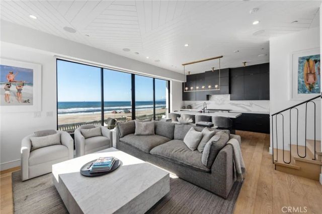 2200 The Strand A, Manhattan Beach, CA 90266