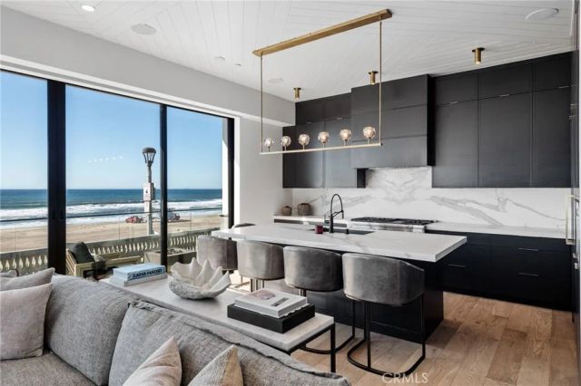 2200 The Strand A, Manhattan Beach, CA 90266