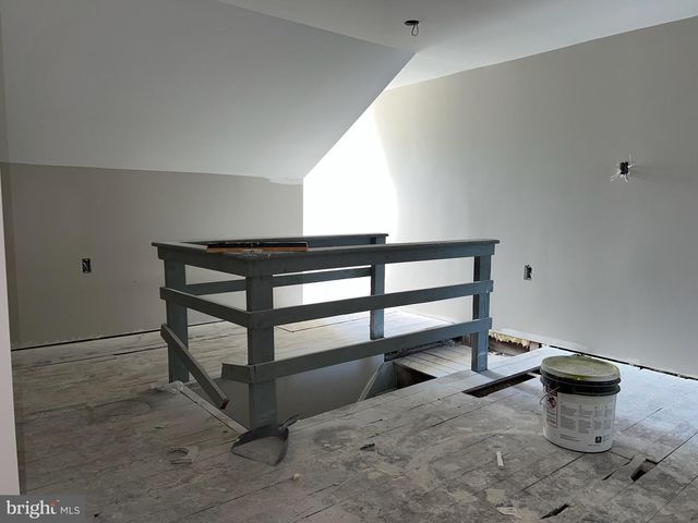 222 S WALNUT ST, Mount Carmel, PA 17851