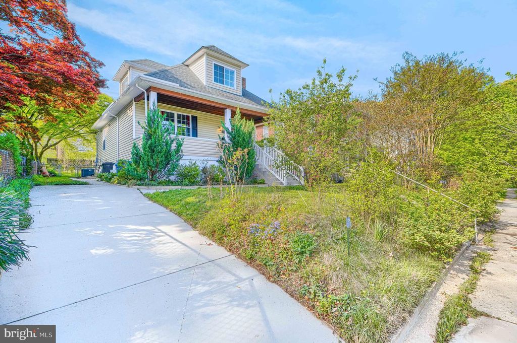 Image 2 of property listing at 3105 JUNEAU PL, Baltimore, MD 21214