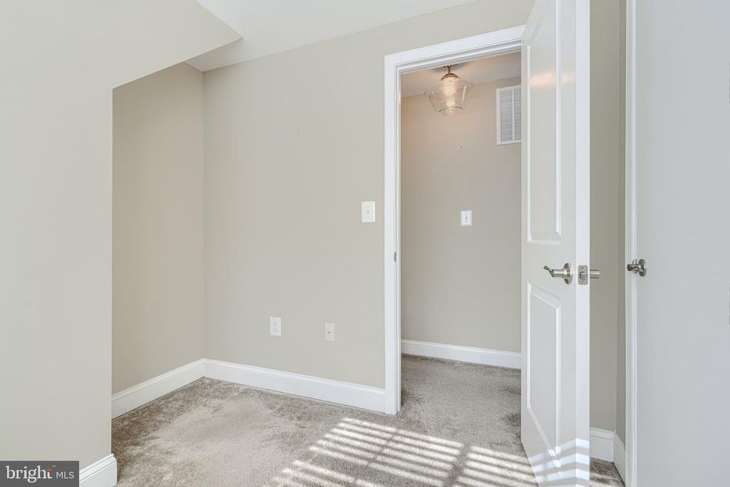 Image 28 of property listing at 3105 JUNEAU PL, Baltimore, MD 21214