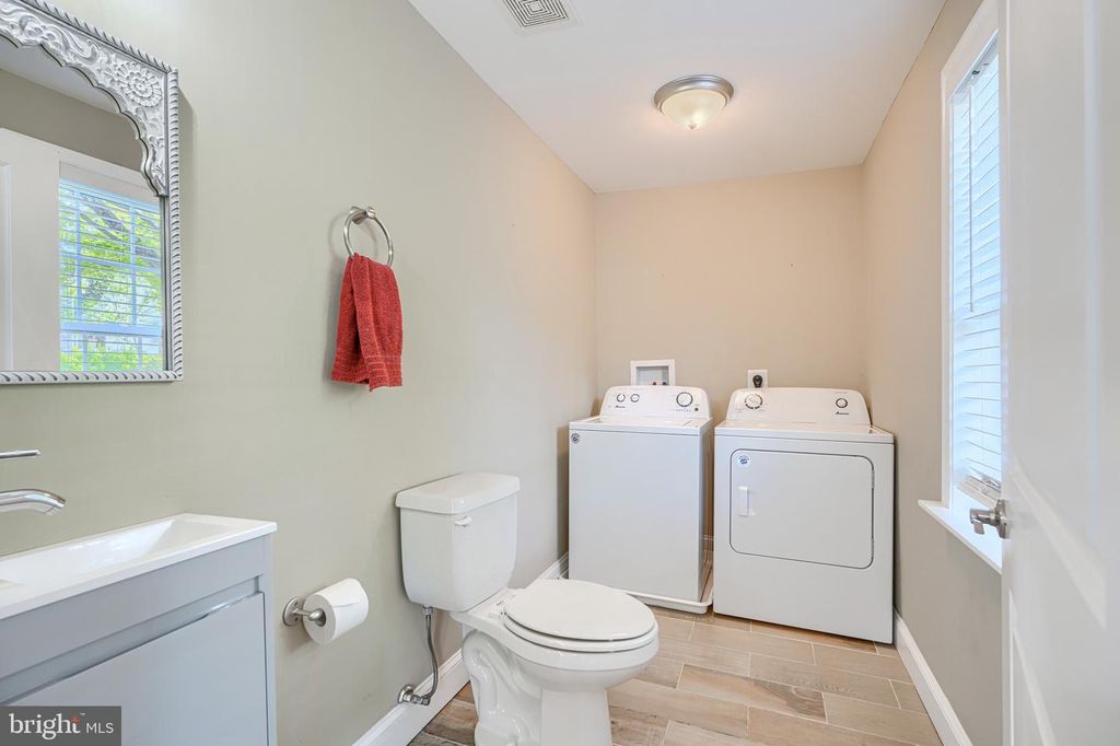 Image 31 of property listing at 3105 JUNEAU PL, Baltimore, MD 21214