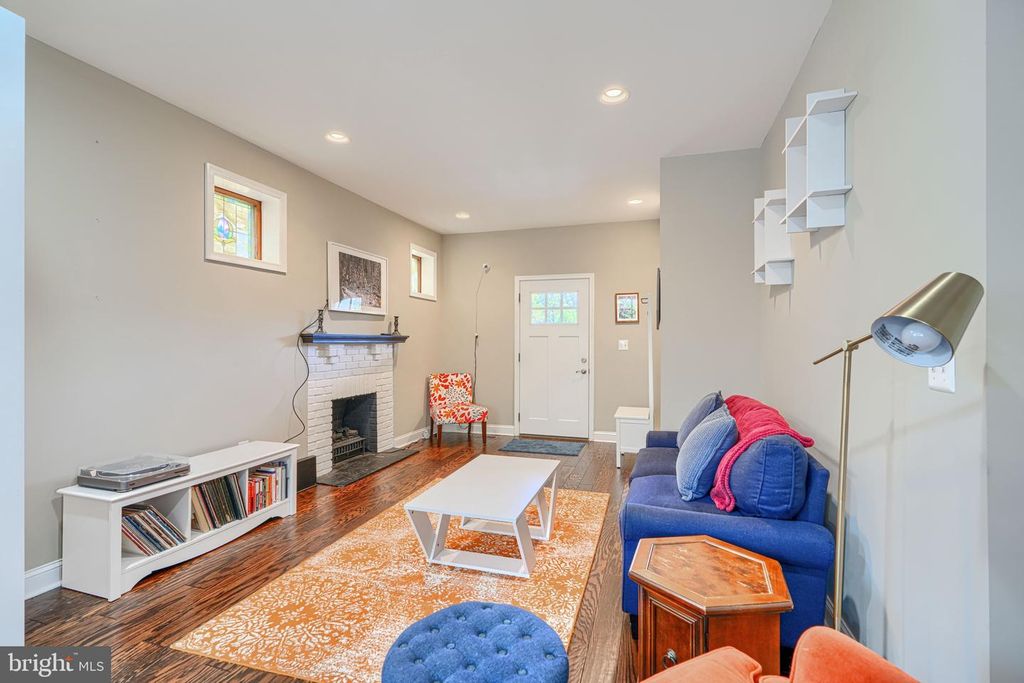 Image 7 of property listing at 3105 JUNEAU PL, Baltimore, MD 21214