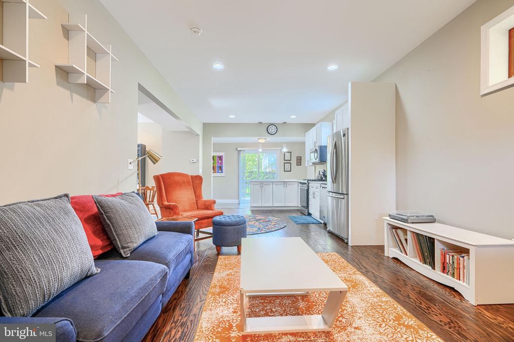 Image 8 of property listing at 3105 JUNEAU PL, Baltimore, MD 21214