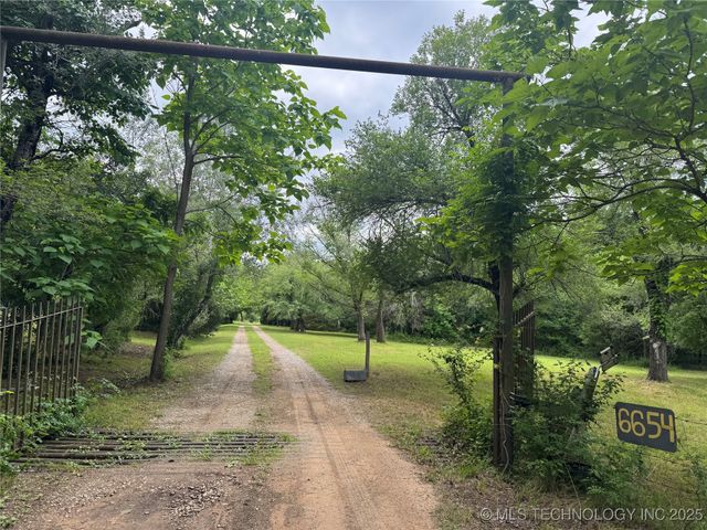 6654 S State Highway 99 Highway, Oilton, OK 74052