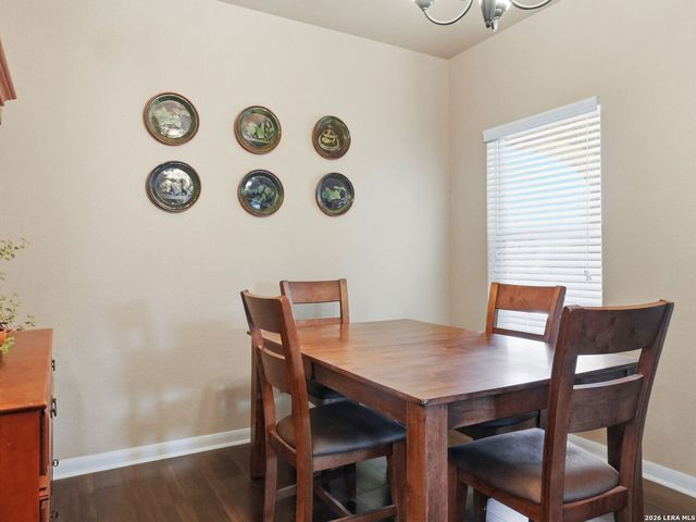 225 Greenway Dr, Seguin, TX 78155