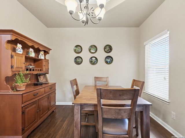 225 Greenway Dr, Seguin, TX 78155