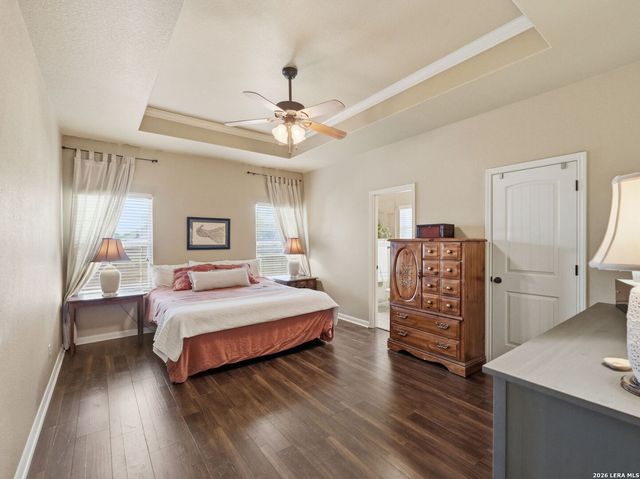 225 Greenway Dr, Seguin, TX 78155