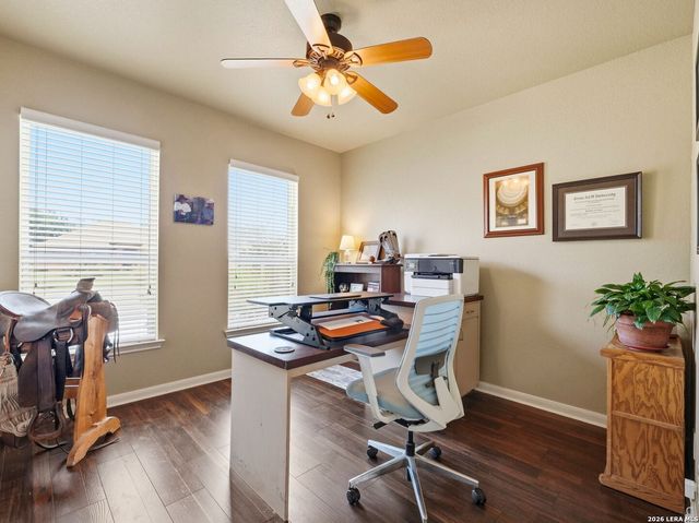 225 Greenway Dr, Seguin, TX 78155