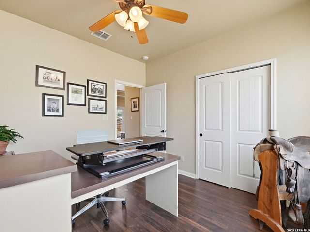 225 Greenway Dr, Seguin, TX 78155