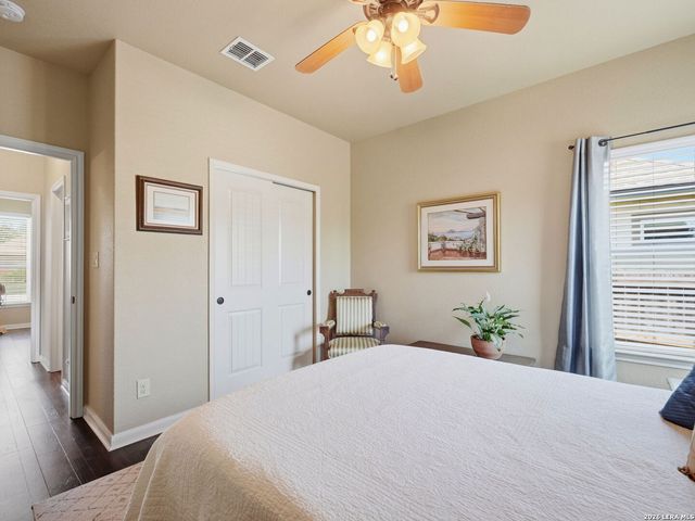 225 Greenway Dr, Seguin, TX 78155