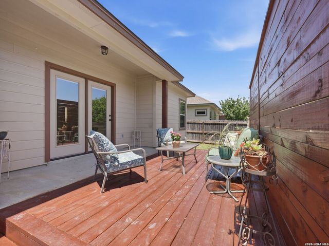 225 Greenway Dr, Seguin, TX 78155