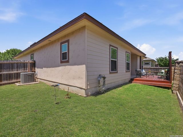 225 Greenway Dr, Seguin, TX 78155