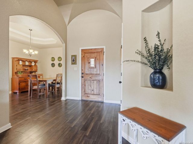 225 Greenway Dr, Seguin, TX 78155