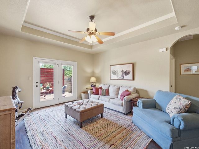 225 Greenway Dr, Seguin, TX 78155