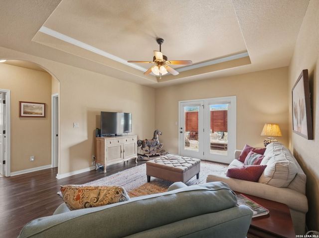 225 Greenway Dr, Seguin, TX 78155