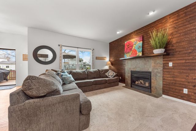 9033 Timbercrest Lane, Whitmore Lake, MI 48189