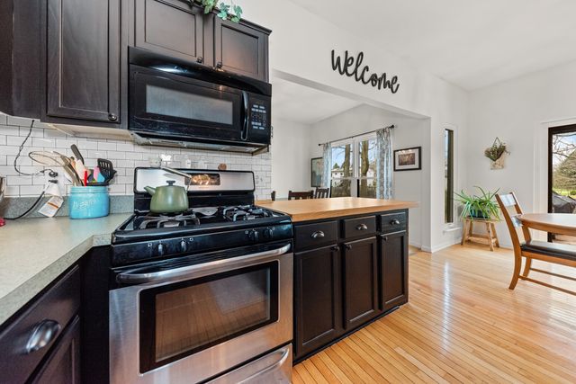 9033 Timbercrest Lane, Whitmore Lake, MI 48189