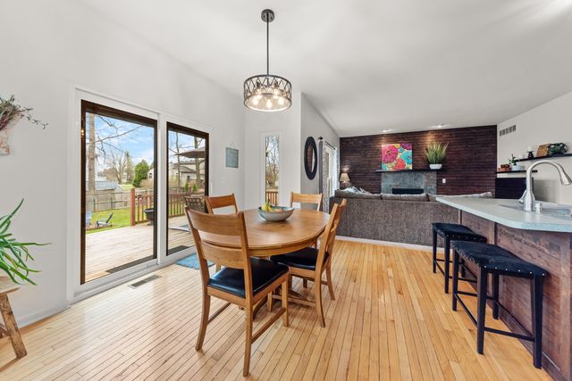 9033 Timbercrest Lane, Whitmore Lake, MI 48189