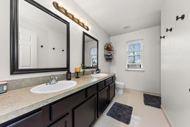 9033 Timbercrest Lane, Whitmore Lake, MI 48189