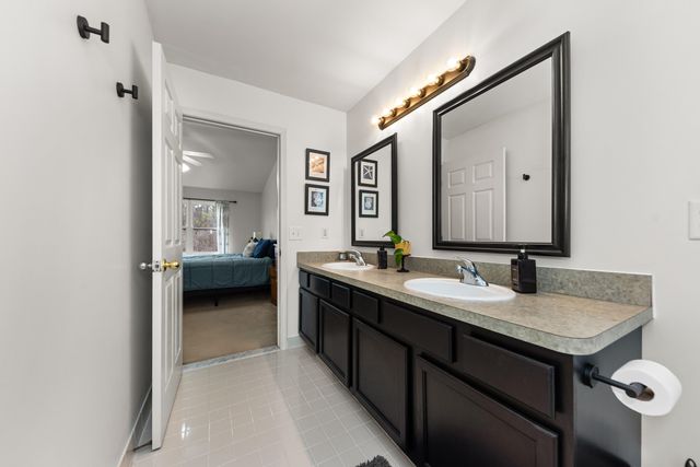 9033 Timbercrest Lane, Whitmore Lake, MI 48189