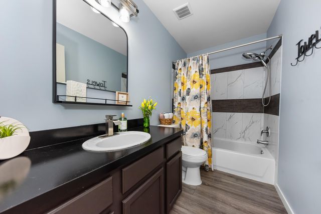 9033 Timbercrest Lane, Whitmore Lake, MI 48189