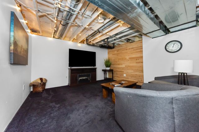 9033 Timbercrest Lane, Whitmore Lake, MI 48189