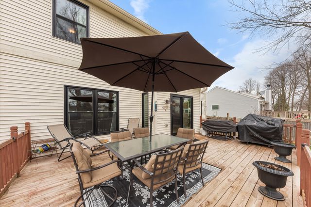 9033 Timbercrest Lane, Whitmore Lake, MI 48189