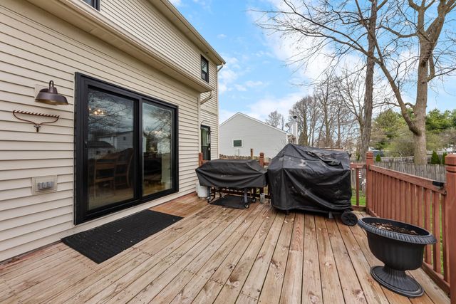 9033 Timbercrest Lane, Whitmore Lake, MI 48189