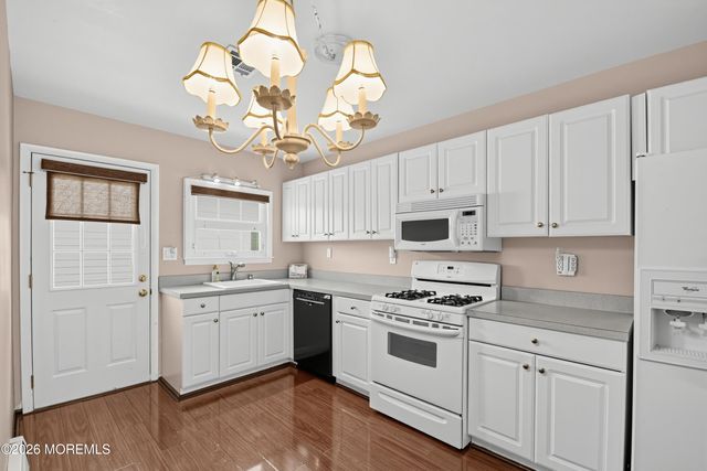 13 Venezia Street, Toms River, NJ 08757