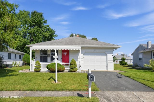 13 Venezia Street, Toms River, NJ 08757