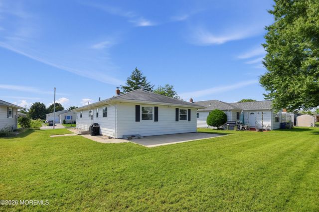 13 Venezia Street, Toms River, NJ 08757