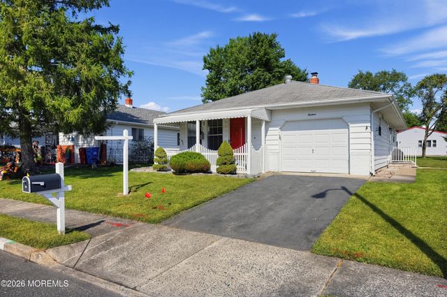 13 Venezia Street, Toms River, NJ 08757