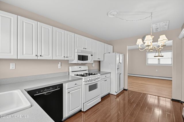 13 Venezia Street, Toms River, NJ 08757