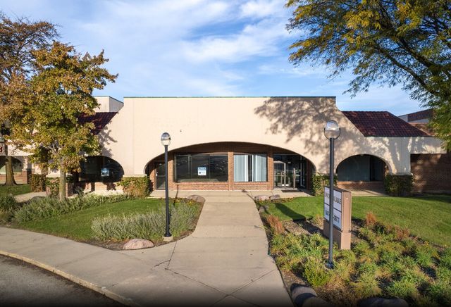 401-499 Lake Cook Road, Deerfield, IL 60015