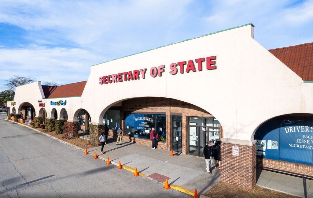 401-499 Lake Cook Road, Deerfield, IL 60015