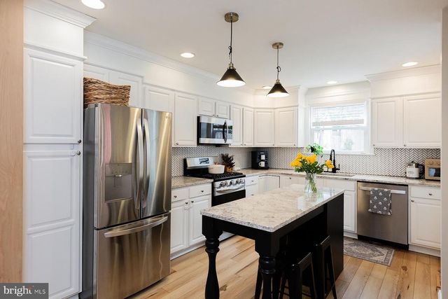 409 W LEMON ST, Lancaster, PA 17603
