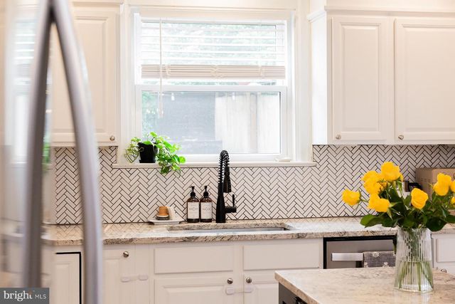 409 W LEMON ST, Lancaster, PA 17603